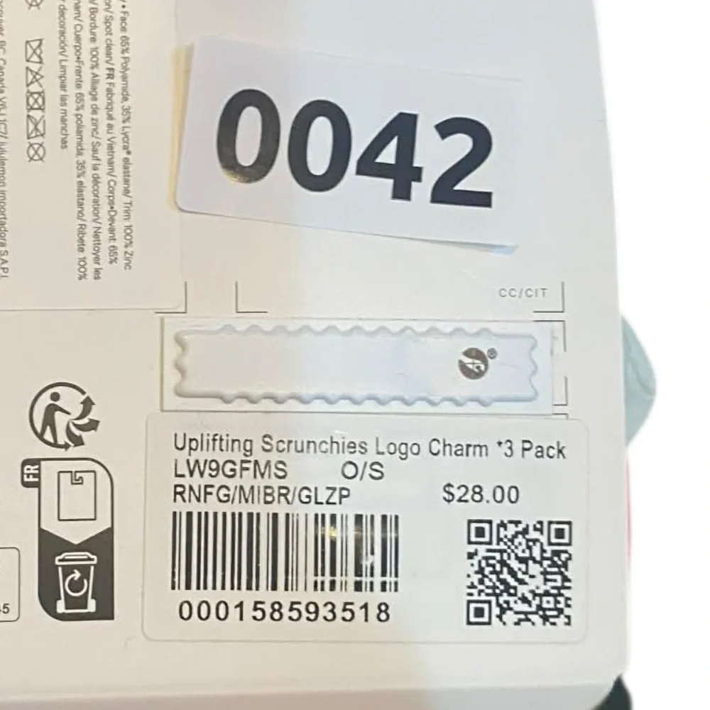 NWT Lululemon uplifting scrunchies logo charm 3pk MULTI - Picture 3 of 3